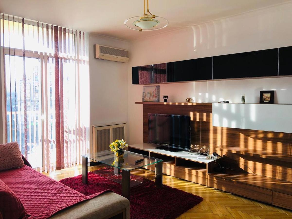 Amazing View Of Maydan! Apartment Kiev Bagian luar foto