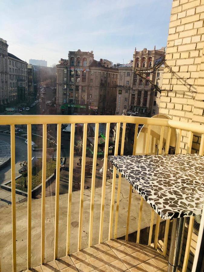 Amazing View Of Maydan! Apartment Kiev Bagian luar foto