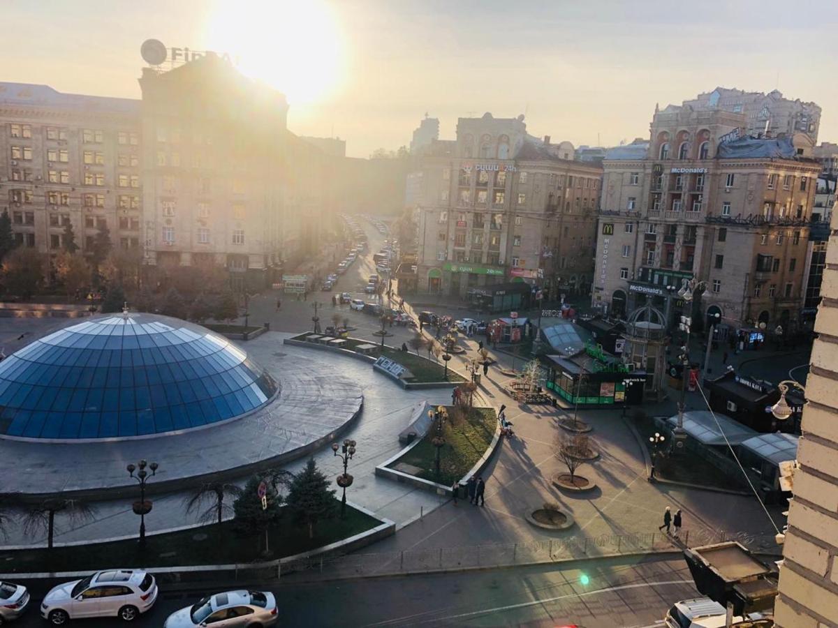 Amazing View Of Maydan! Apartment Kiev Bagian luar foto