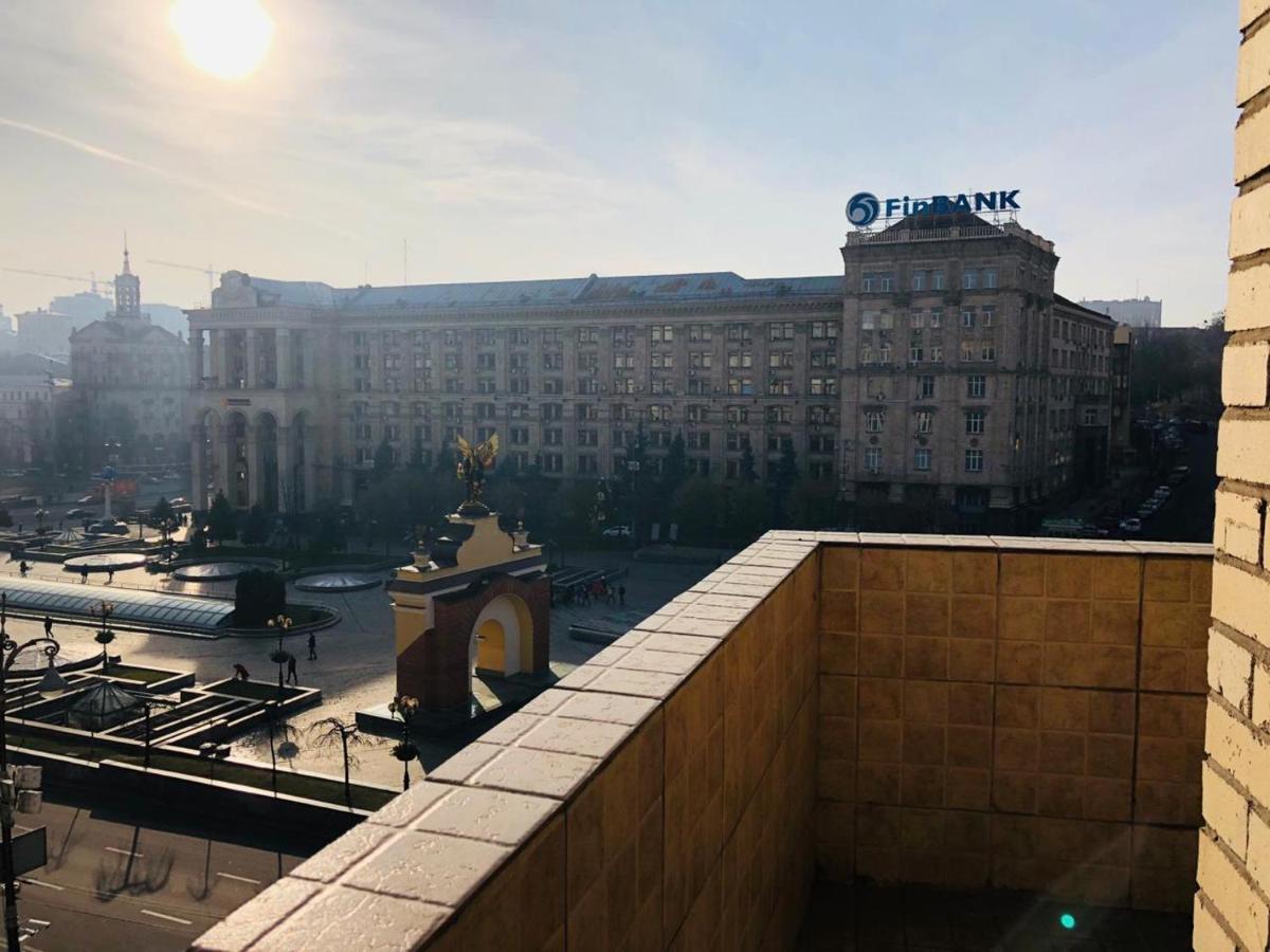 Amazing View Of Maydan! Apartment Kiev Bagian luar foto