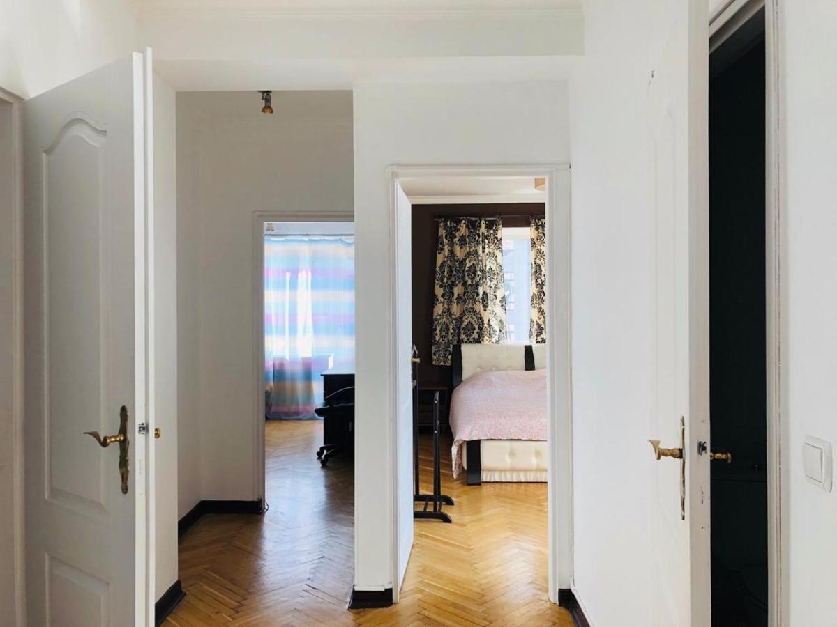 Amazing View Of Maydan! Apartment Kiev Bagian luar foto