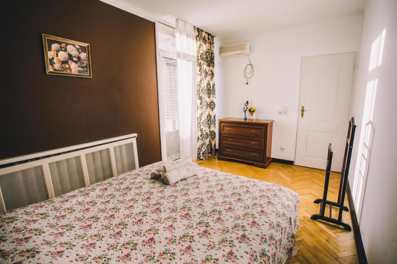 Amazing View Of Maydan! Apartment Kiev Bagian luar foto