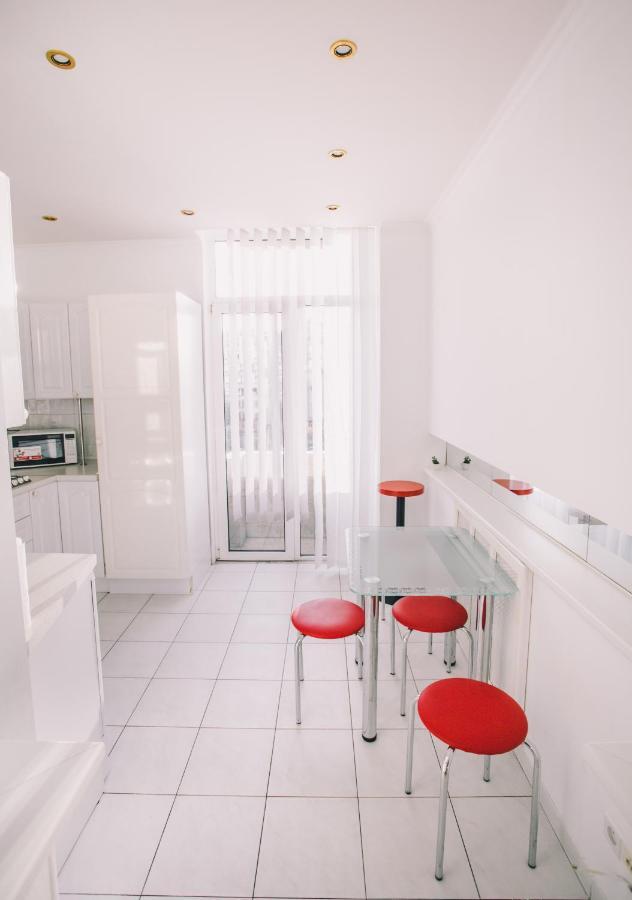 Amazing View Of Maydan! Apartment Kiev Bagian luar foto
