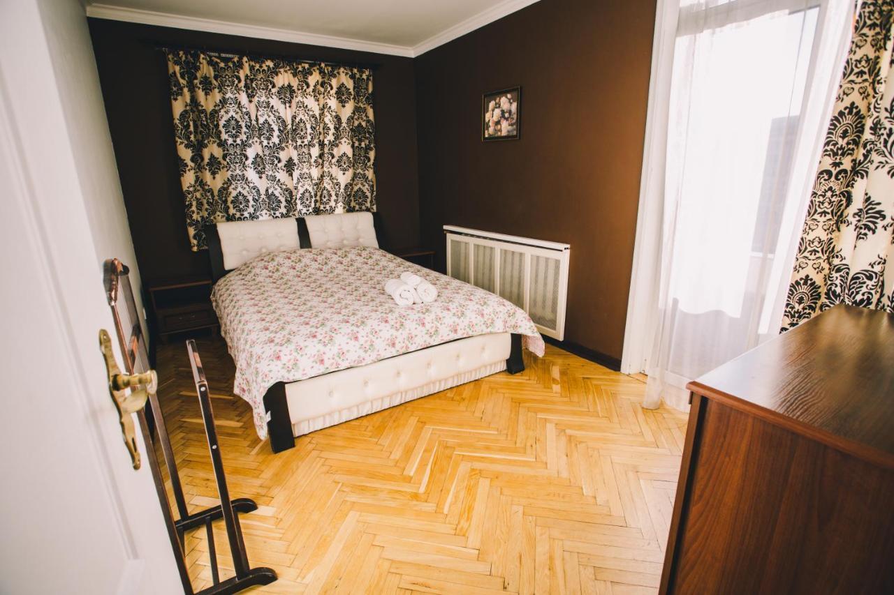 Amazing View Of Maydan! Apartment Kiev Bagian luar foto