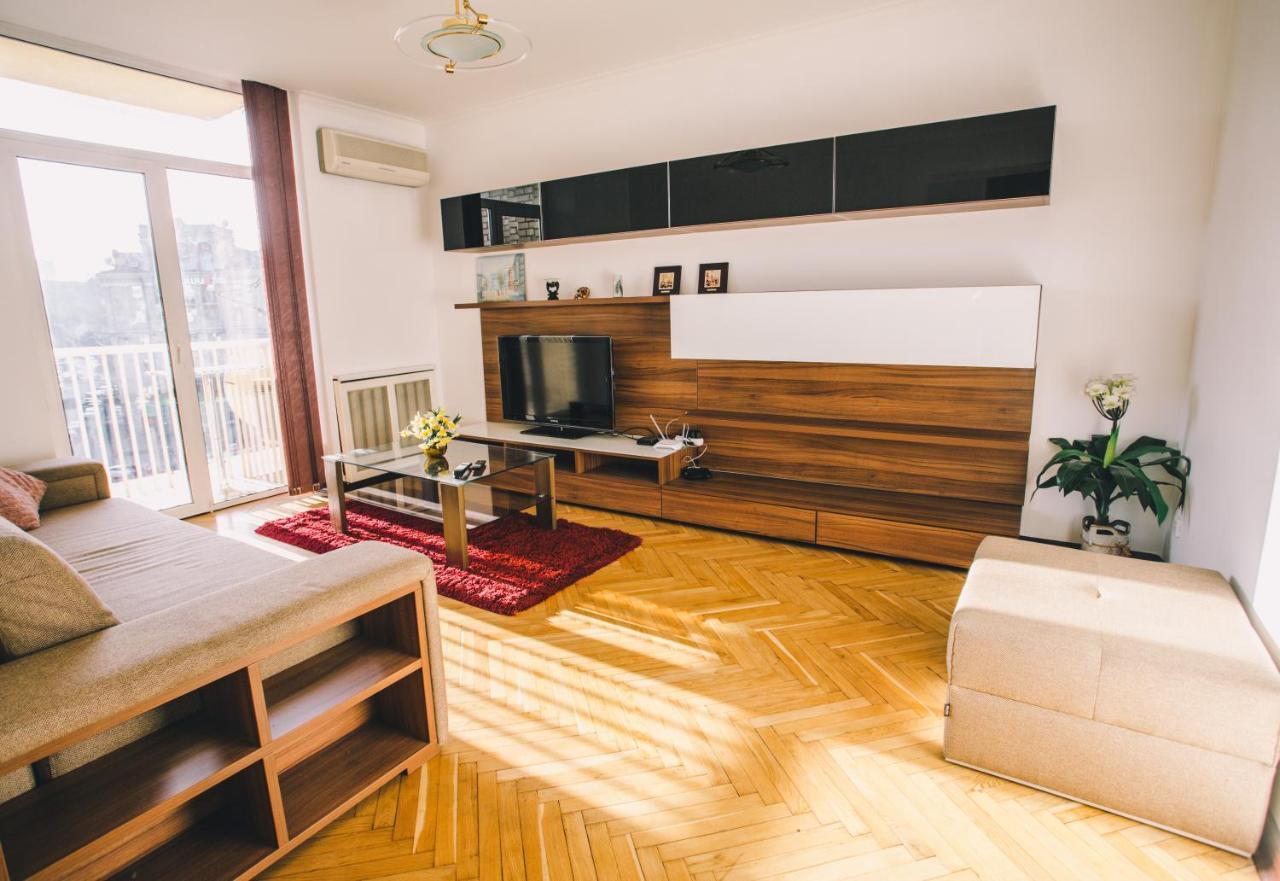 Amazing View Of Maydan! Apartment Kiev Bagian luar foto