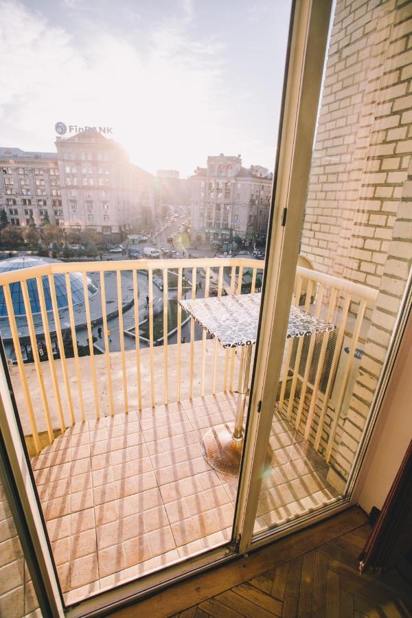 Amazing View Of Maydan! Apartment Kiev Bagian luar foto